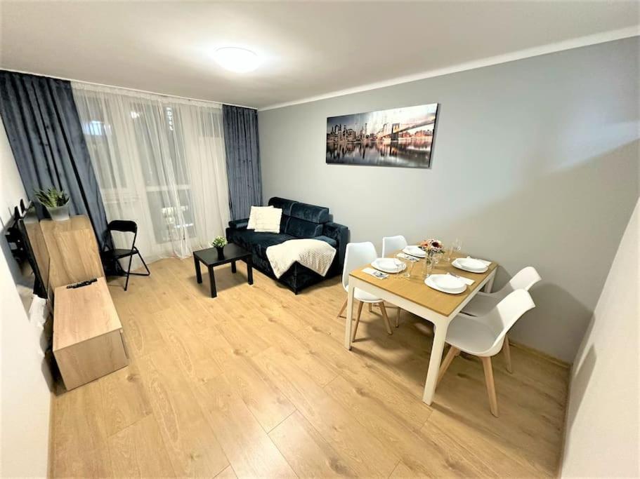 Exclusive 3br! In City Center +netflix! Warszawa